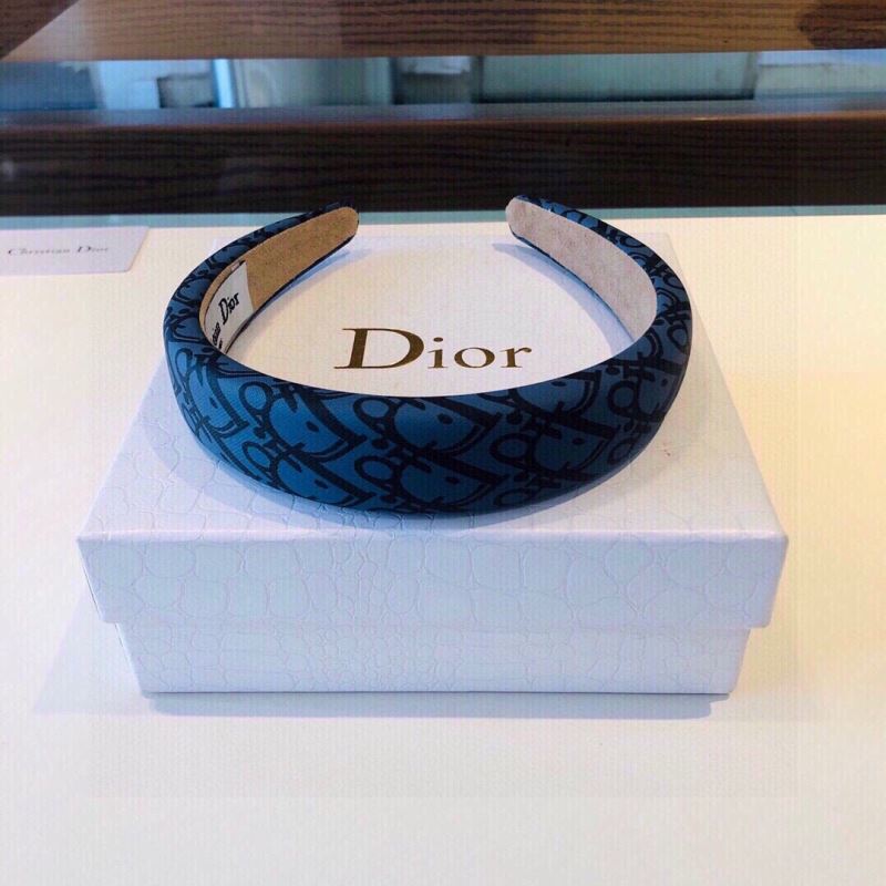 CHRISTIAN DIOR